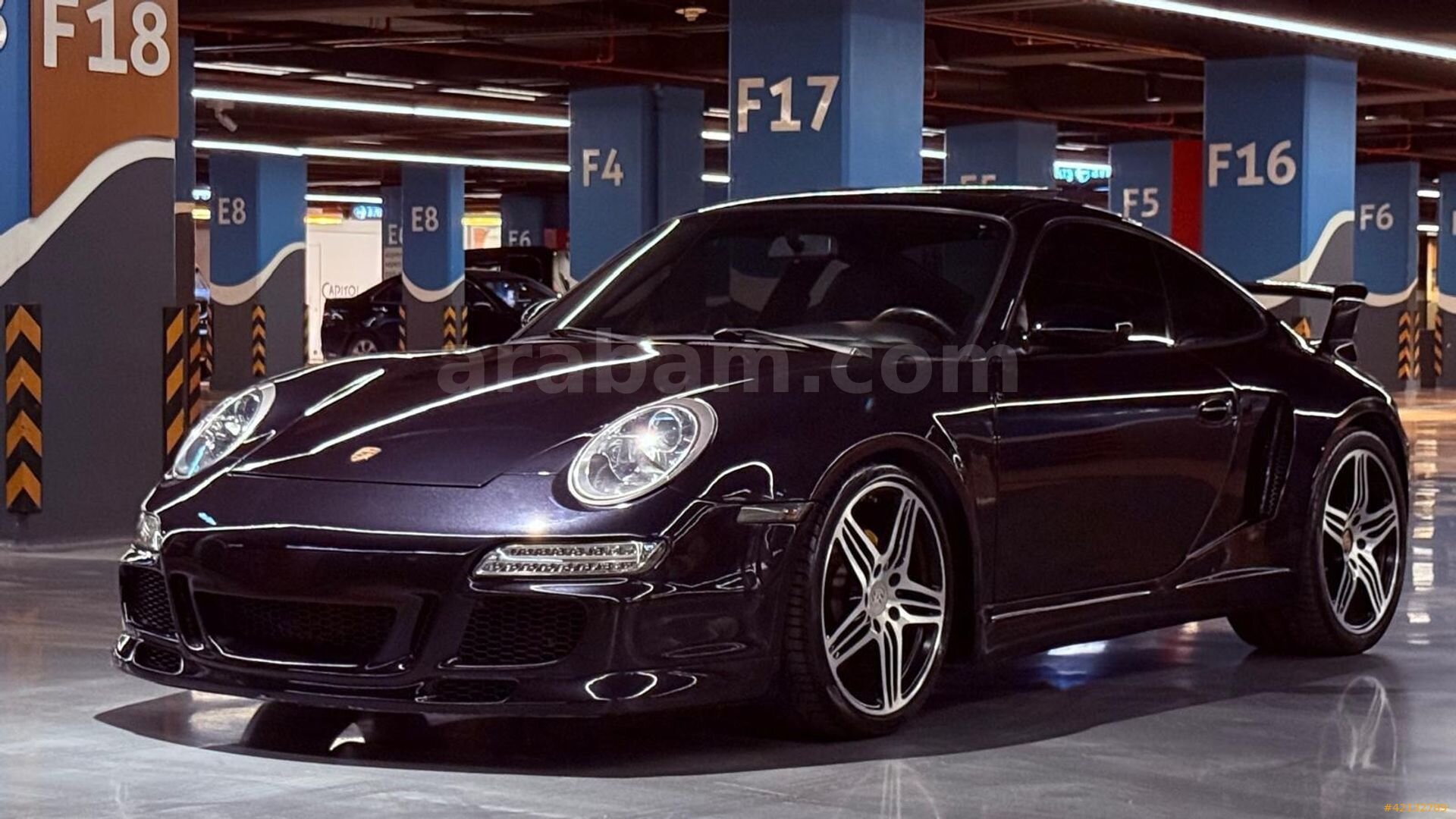 Galeriden Porsche 911 Carrera 4 2000 Model İstanbul 205.000 km Lacivert 7