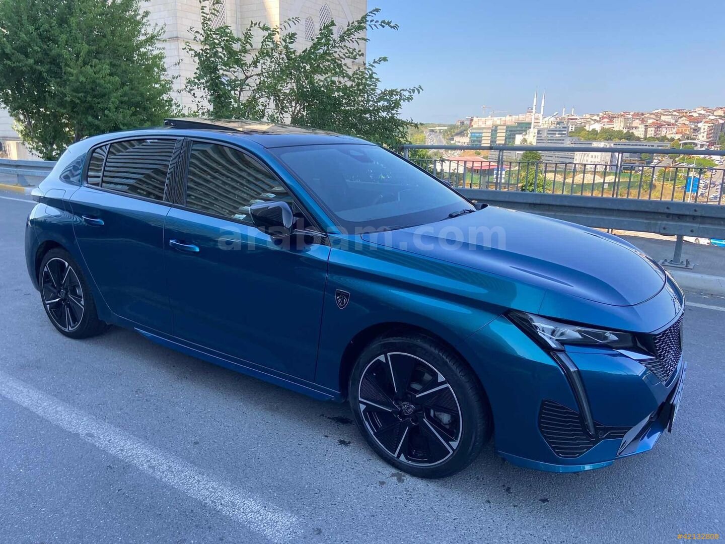 Galeriden Peugeot e-308 GT 2025 Model İstanbul 27.000 km Lacivert 3