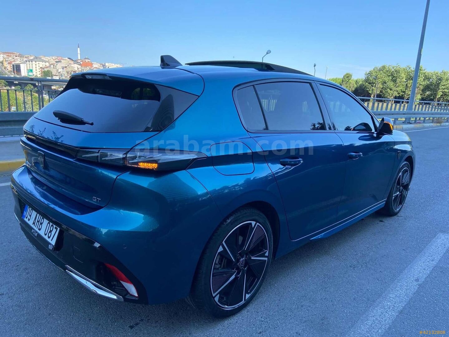 Galeriden Peugeot e-308 GT 2025 Model İstanbul 27.000 km Lacivert 4