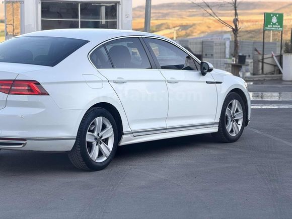 HATASIZ AYARINDA HİGLİNE GÖRÜNÜMLÜ PASSAT