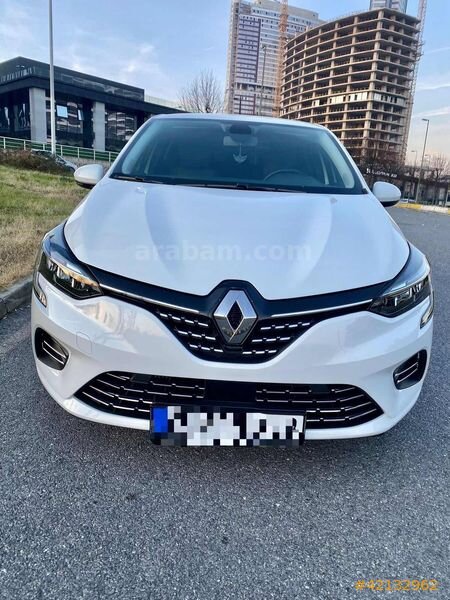 Galeriden Renault Clio 1.0 TCe Touch 2022 Model İstanbul 140.250 km Beyaz
