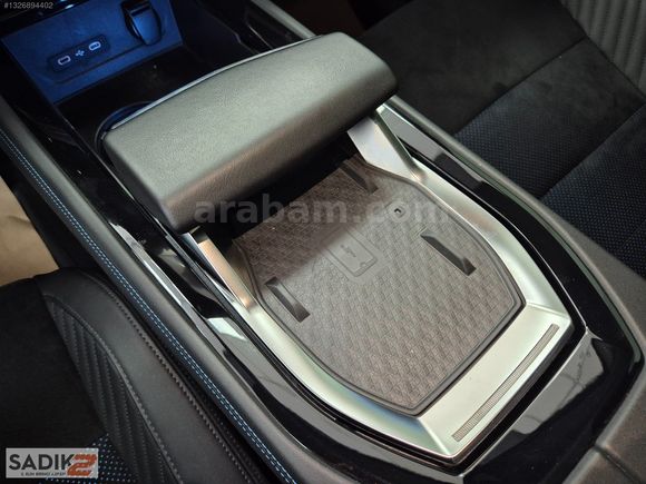 SADIK2'DEN 2024 RAFALE 1.2 E-TECH HYBRID ESPRIT ALPINE 200 BG