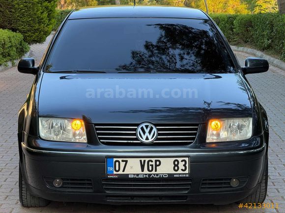 BİLEK AUTO'DAN 2004 MODEL HATASIZ DEĞİŞENSİZ BORA 1.6 PACİFİC