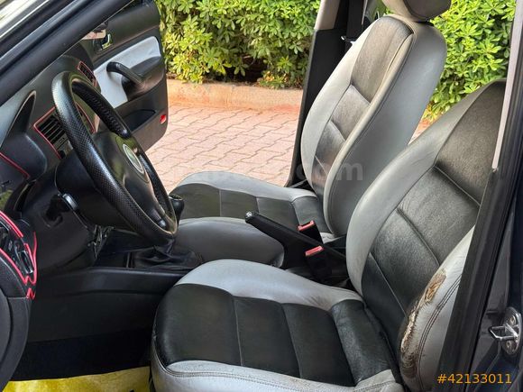 BİLEK AUTO'DAN 2004 MODEL HATASIZ DEĞİŞENSİZ BORA 1.6 PACİFİC