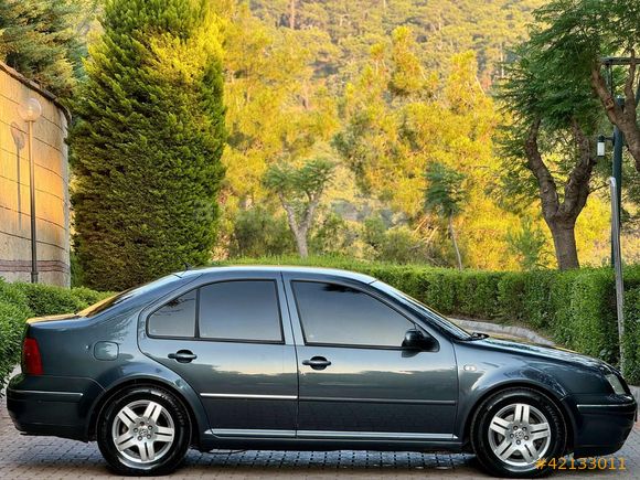 BİLEK AUTO'DAN 2004 MODEL HATASIZ DEĞİŞENSİZ BORA 1.6 PACİFİC