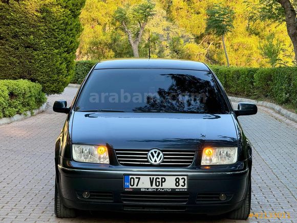 BİLEK AUTO'DAN 2004 MODEL HATASIZ DEĞİŞENSİZ BORA 1.6 PACİFİC