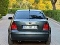 BİLEK AUTO'DAN 2004 MODEL HATASIZ DEĞİŞENSİZ BORA 1.6 PACİFİC