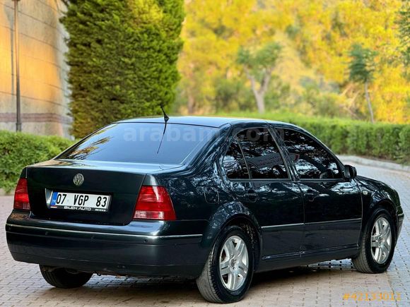 BİLEK AUTO'DAN 2004 MODEL HATASIZ DEĞİŞENSİZ BORA 1.6 PACİFİC