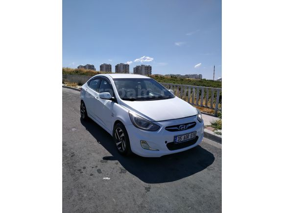 Sahibinden Hyundai Accent Blue 1.6 CRDI Mode 2011 Model