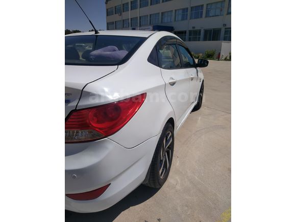 Sahibinden Hyundai Accent Blue 1.6 CRDI Mode 2011 Model
