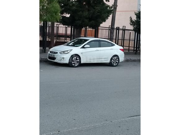 Sahibinden Hyundai Accent Blue 1.6 CRDI Mode 2011 Model