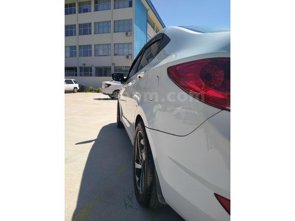 Sahibinden Hyundai Accent Blue 1.6 CRDI Mode 2011 Model