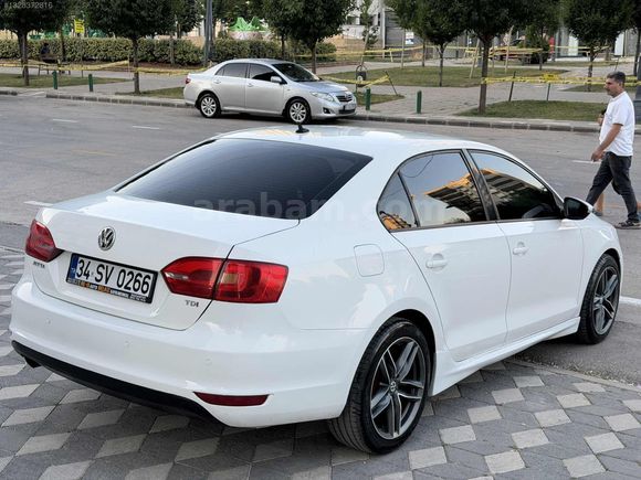 2012 BEYAZ 1.6 dizel cay jetta