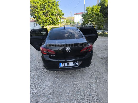 Sabakımlı Astra sahibinden Opel Astra 1.6 Edition 2013 Model