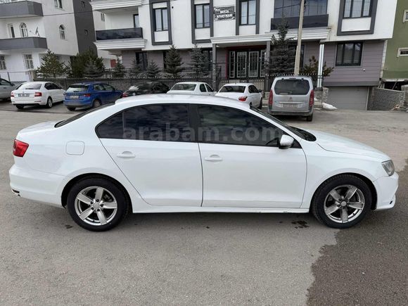 EMİR AUTO'DAN EMSALSİZ WOLKSWAGEN JETTA