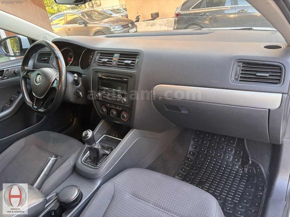 2015 MODEL JETTA İLK SAHİBİNDEN. SADECE 81 BİN KM DE DİZEL