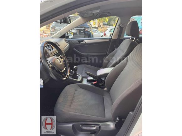 2015 MODEL JETTA İLK SAHİBİNDEN. SADECE 81 BİN KM DE DİZEL