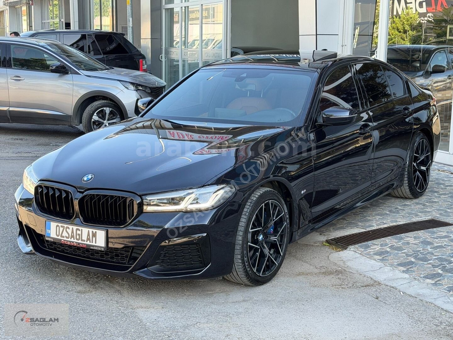 Galeriden BMW 5 Serisi 520d xDrive Special Edition M Sport 2021 Model Konya 217.000 km Siyah 3