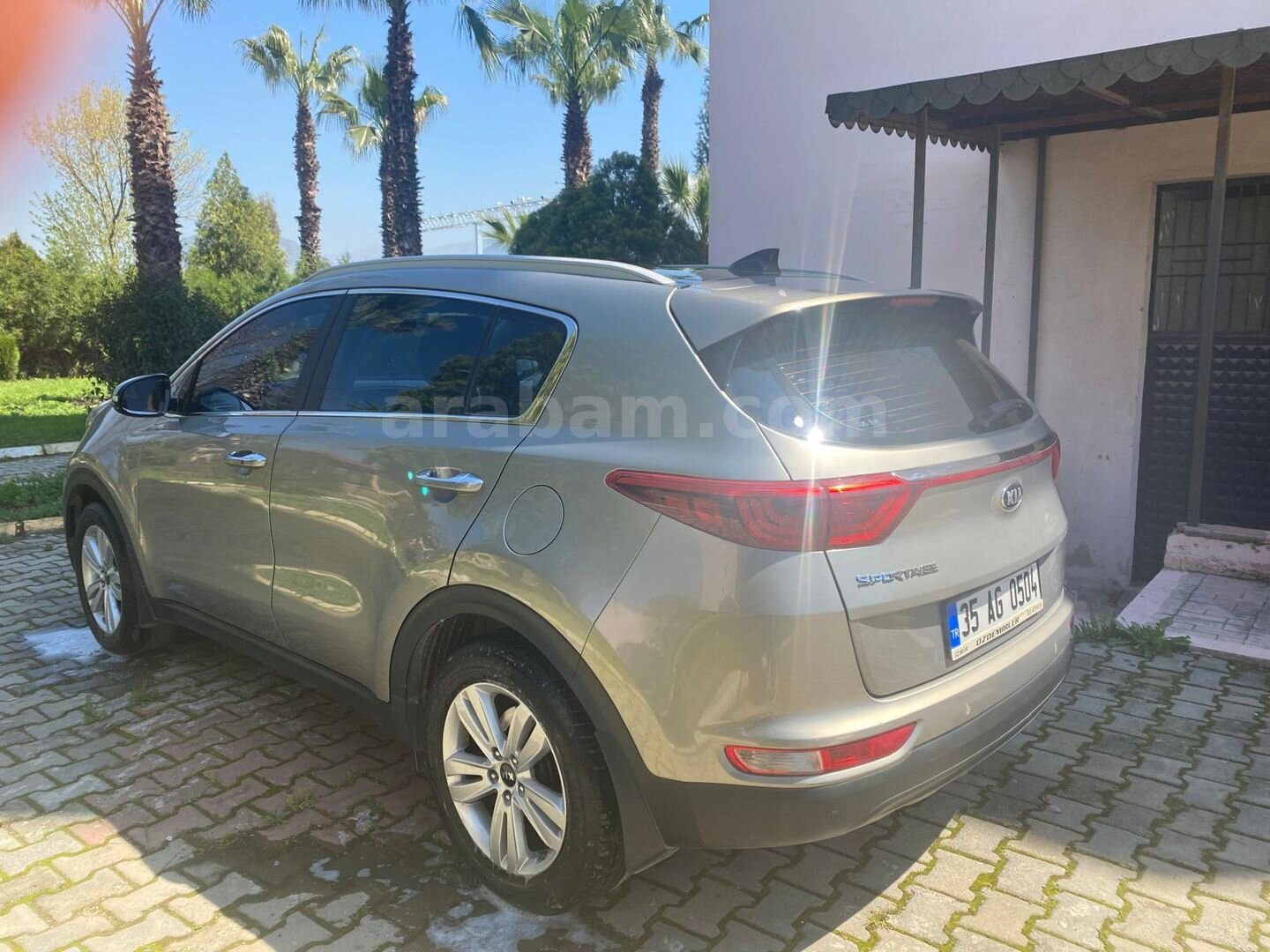 Sahibinden Kia Sportage 1.6 GDI Premium 2017 Model Ankara 104.000 km muayene yeni 4 lastik sıfır (Lassa)Gri (metalik) 4