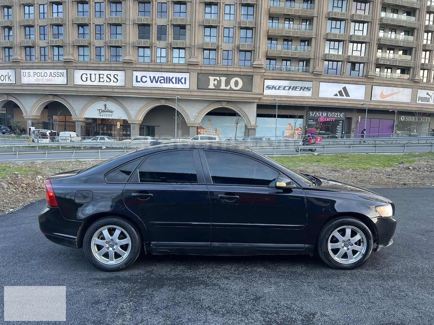 Galeriden Volvo S40 1.6 D Premium 2010 Model İstanbul 285.000 km Siyah 5