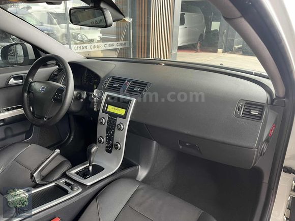 ÇINAR'DAN 2010 MODEL 2,0 VOLVO S40 OTOMATİK