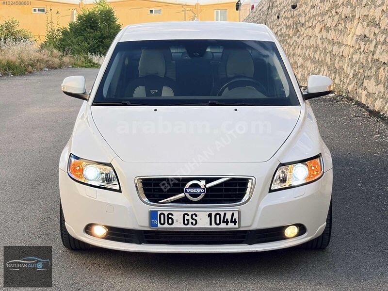 Galeriden Volvo S40 1.6 D 2012 Model Malatya 215.000 km Beyaz