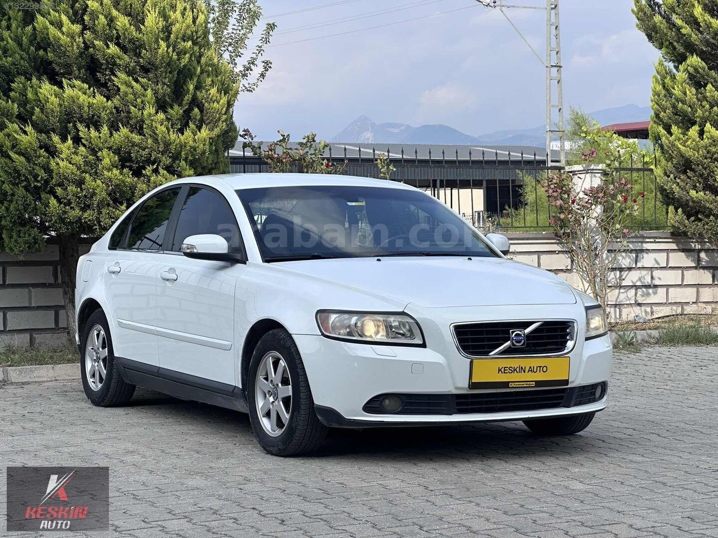 Galeriden Volvo S40 1.6 2009 Model Osmaniye 160.000 km Beyaz 2