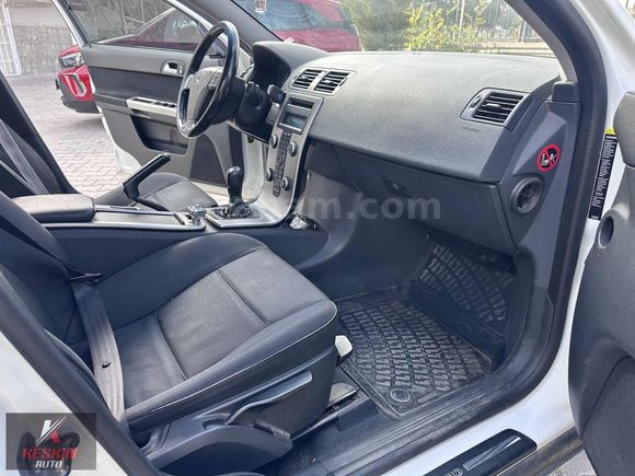 VOLVO S40 HATASIZ AYARINDA TEK LOKAL BOYALI