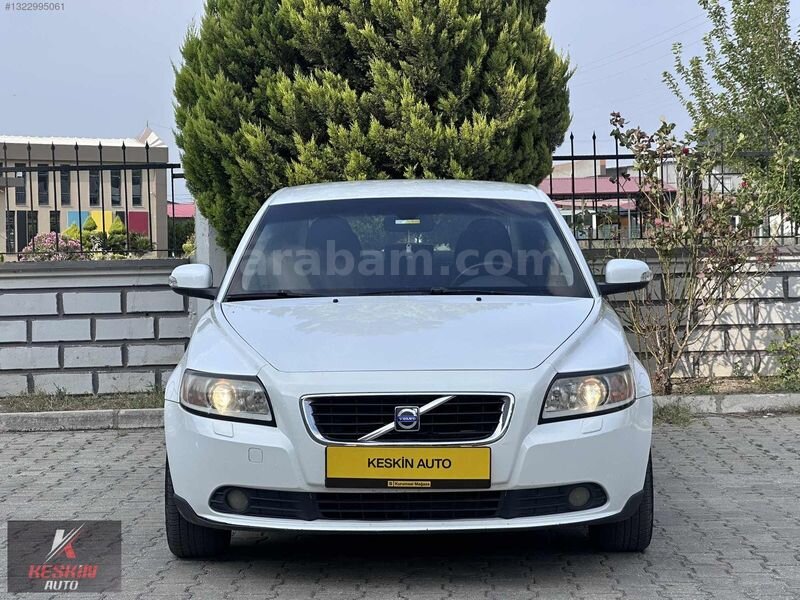 Galeriden Volvo S40 1.6 2009 Model Osmaniye 160.000 km Beyaz