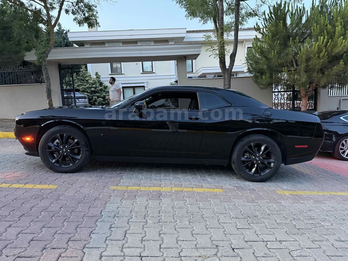 Sahibinden Dodge Challenger SXT Plus 2023 Model İstanbul 17.000 km Siyah 3