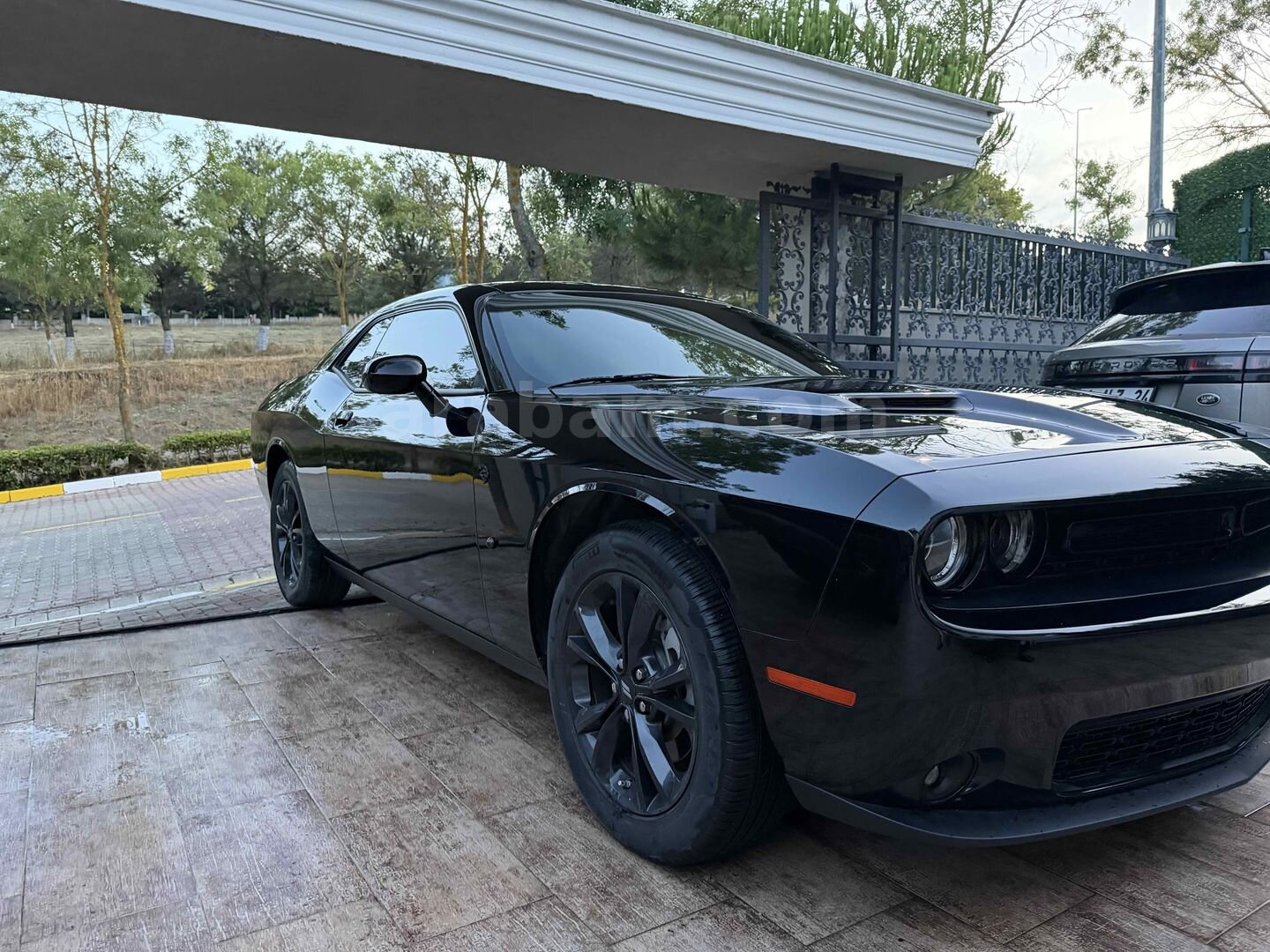 Sahibinden Dodge Challenger SXT Plus 2023 Model İstanbul 17.000 km Siyah 4