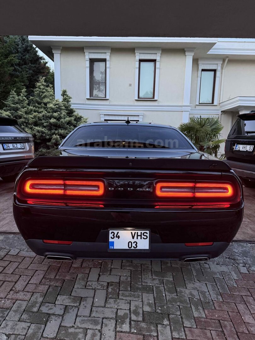 Sahibinden Dodge Challenger SXT Plus 2023 Model İstanbul 17.000 km Siyah 7