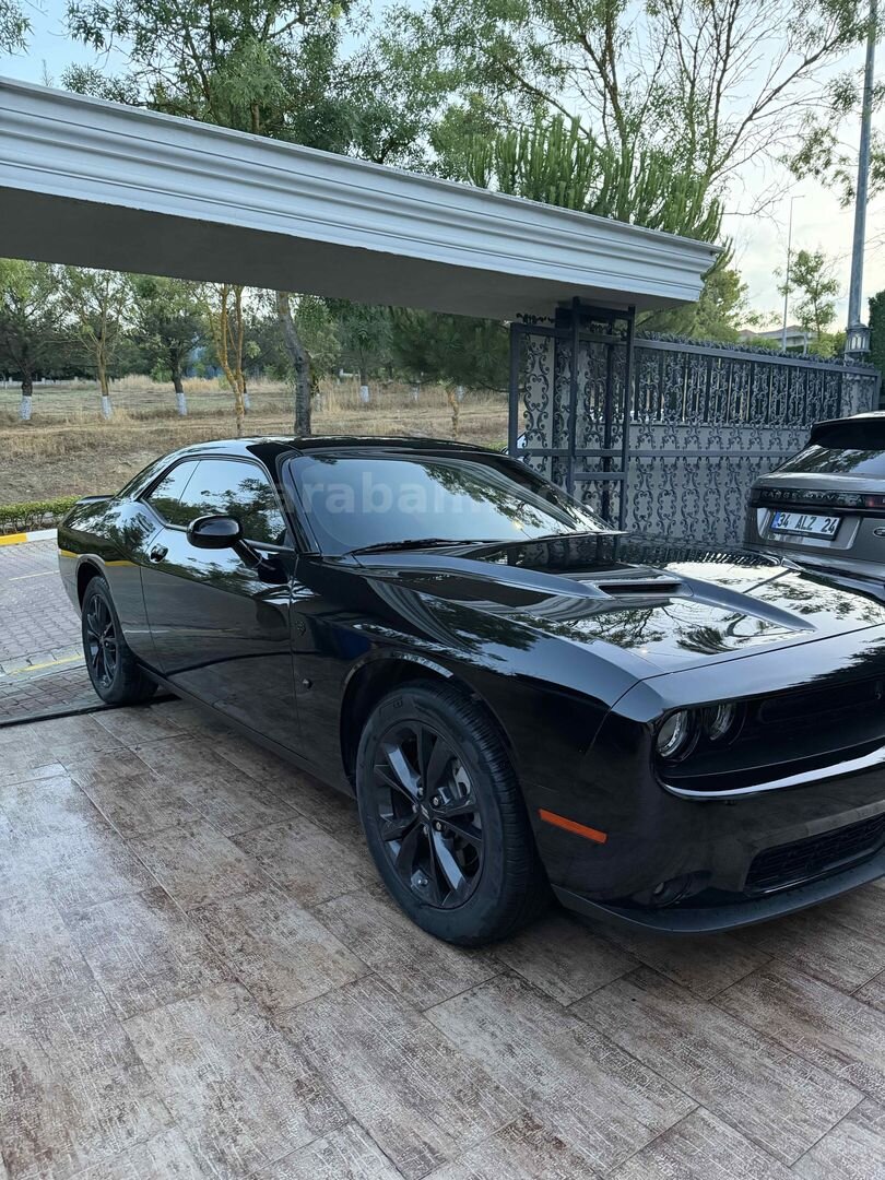 Sahibinden Dodge Challenger SXT Plus 2023 Model İstanbul 17.000 km Siyah 5