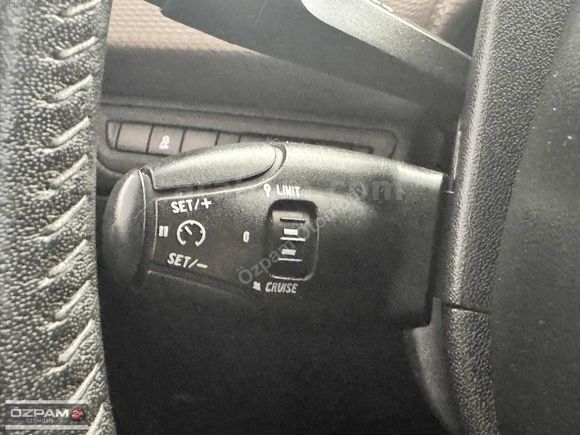 ÖZPAM 2.EL'DEN 2013 PEUGEOT 2008 1.2 VTI ACTİVE 82 BG
