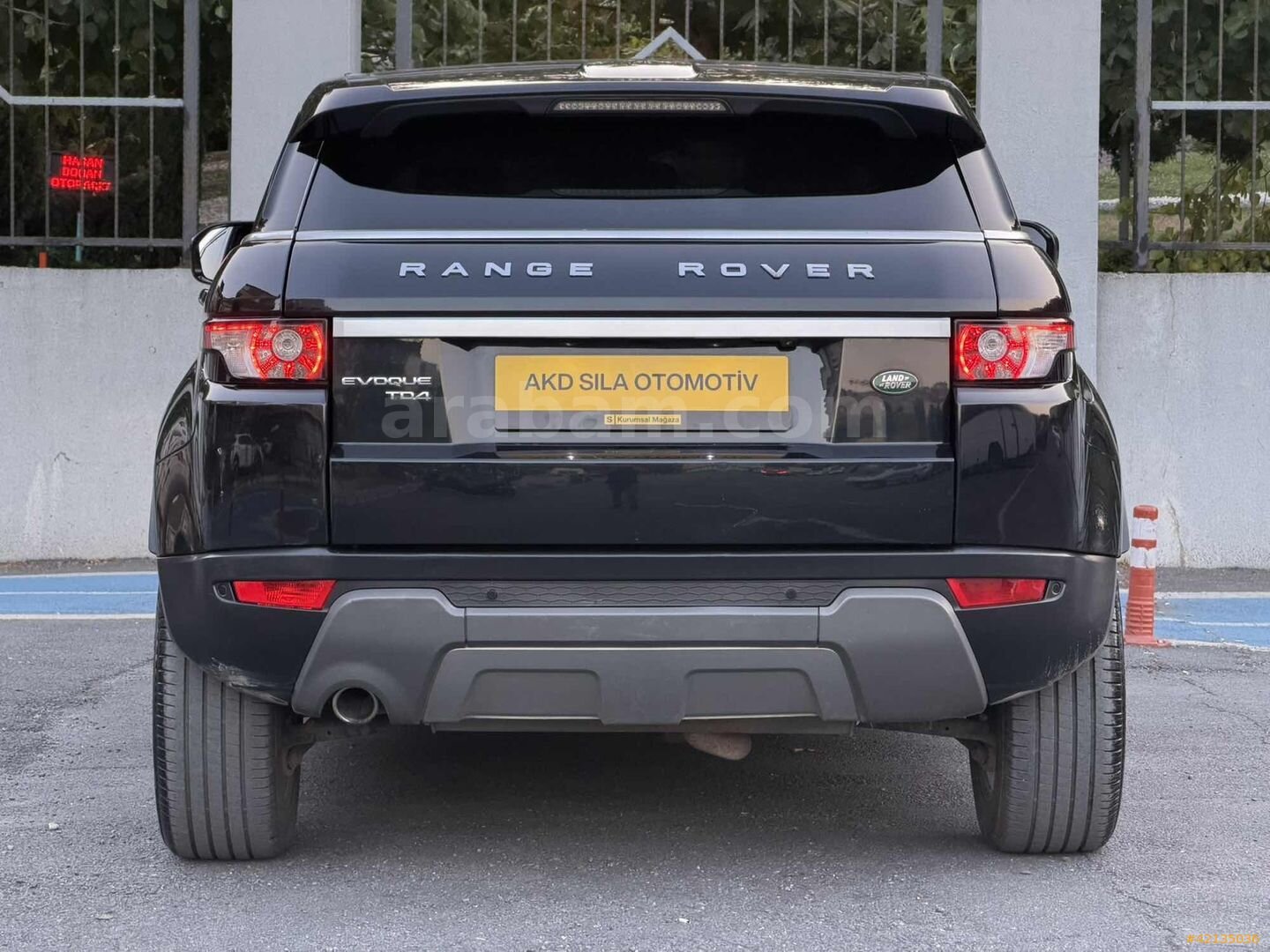 Galeriden Land Rover Range Evoque 2.2 TD4 Dynamic 2012 Model İstanbul 205.000 km Siyah 4