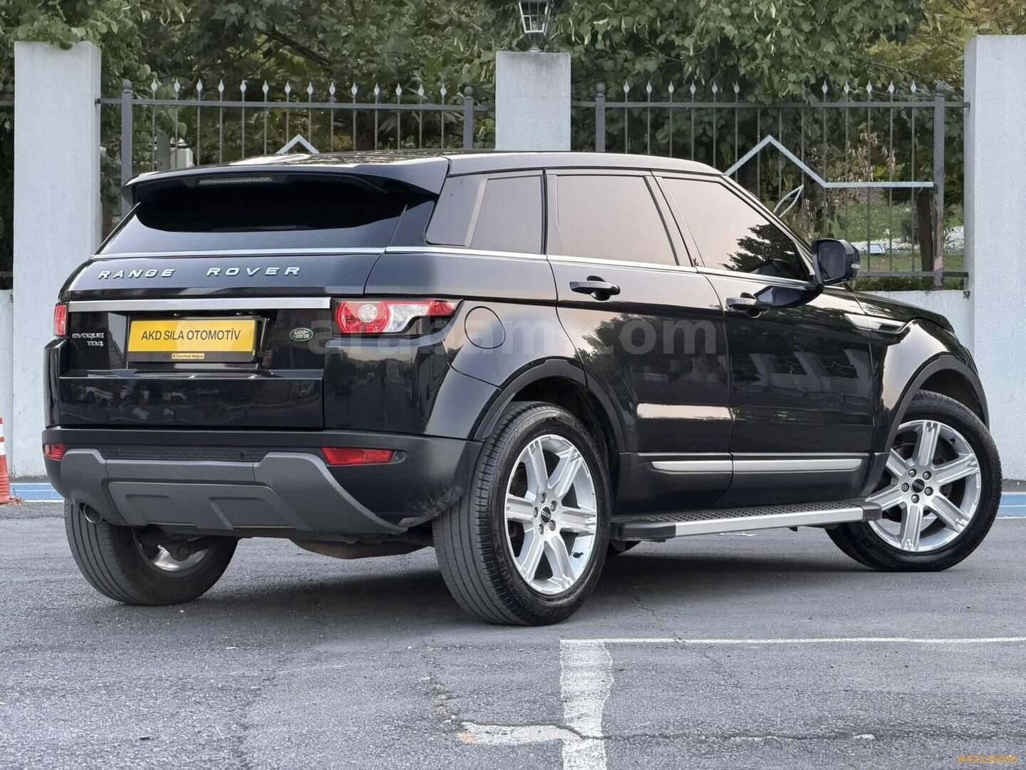 Galeriden Land Rover Range Evoque 2.2 TD4 Dynamic 2012 Model İstanbul 205.000 km Siyah 5