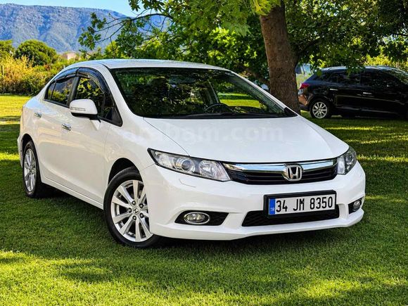Sahibinden Honda Civic 1.6i VTEC Eco Elegance 2014 Model 