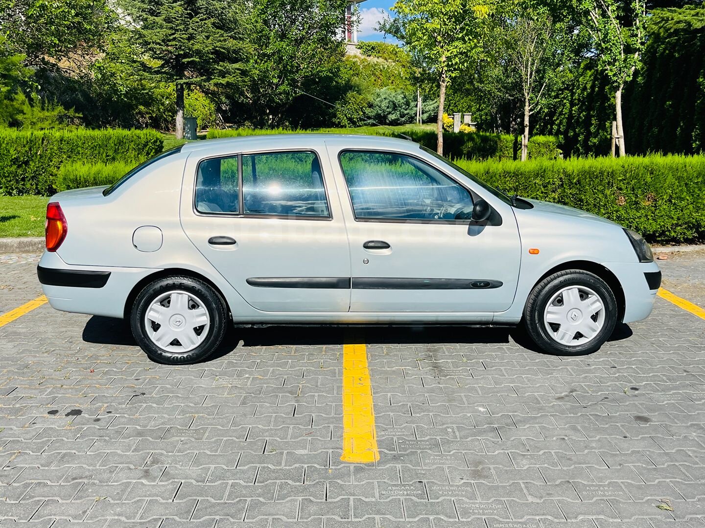 Galeriden Renault Clio 1.4 Authentique 2004 Model Ankara 202.780 km Gri (Gümüş) 2