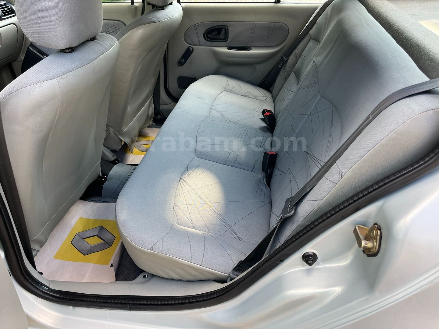 Galeriden Renault Clio 1.4 Authentique 2004 Model Ankara 202.780 km Gri (Gümüş) 6