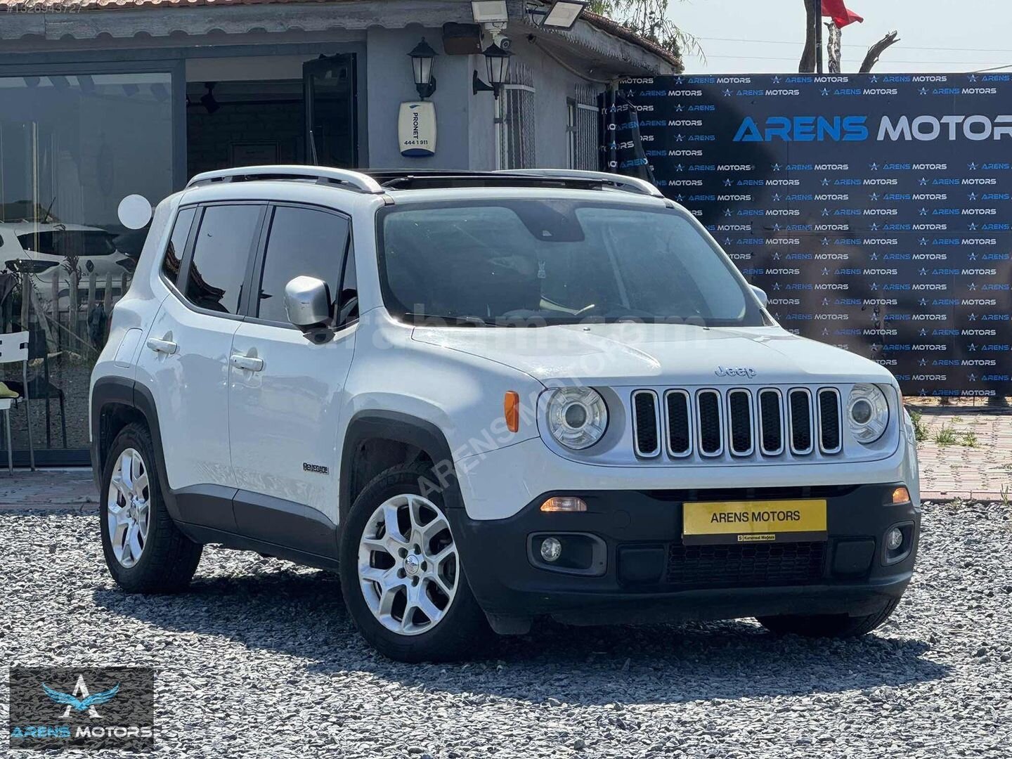 Galeriden Jeep Renegade 1.6 MultiJet Limited 2015 Model İstanbul 181.000 km Beyaz 3