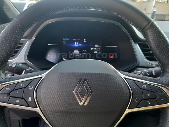 Sahibinden Renault Captur 1.3 TCe Techno 2025 Model  8.000 km Gri