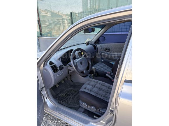 Sahibinden Hyundai Accent 1.6 Admire 2004 Model 