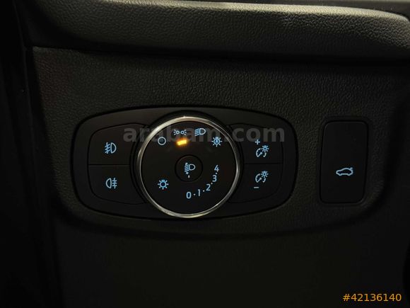 BEY-CARS FORD FOCUS 1.5 ECOBLUE TİTANİUM X CARPLAY BOYASIZ