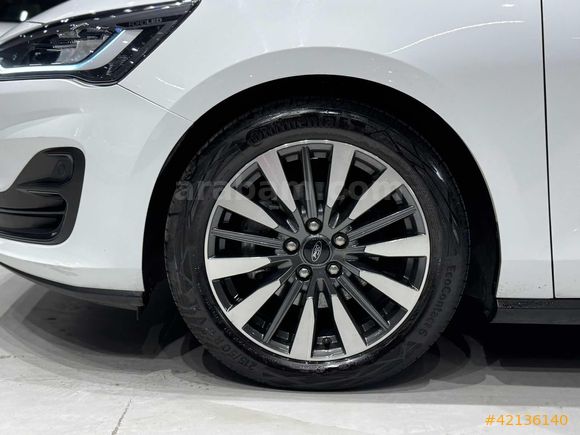 BEY-CARS FORD FOCUS 1.5 ECOBLUE TİTANİUM X CARPLAY BOYASIZ