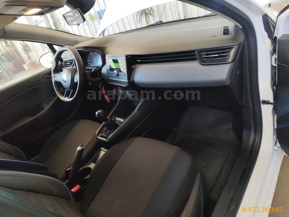 RENAULT CLİO 1.0 MANUEL TEMİZ UYGUN FİYAT
