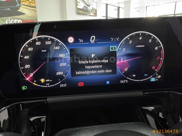 36BİN KM GLA200 AMG CAM TAVAN RECORE HAFIZALI ISITMALI KOLTUK