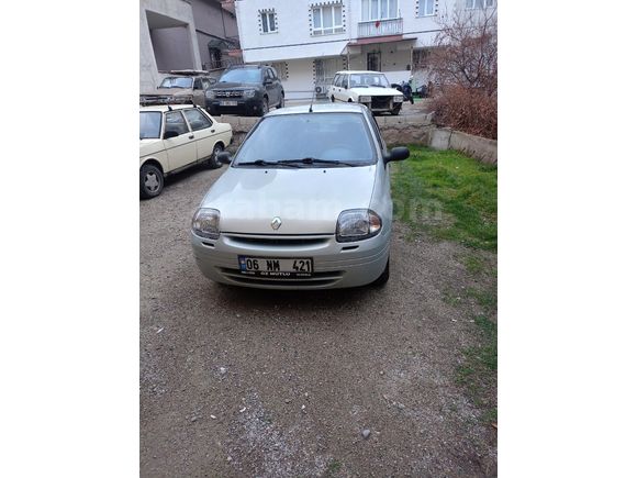 Sahibinden Renault Clio 1.4 RNA 2000 Model
