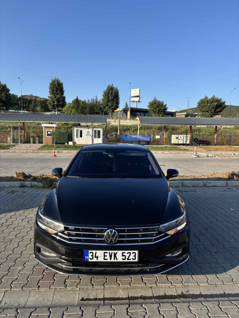Sahibinden Volkswagen Passat 1.5 TSi Business 2021 Model İstanbul 144.000 km Siyah 1