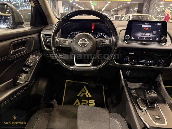 2023 MODEL QASHQAİ SKY PACK 1.3 DIG-T CAM TAVAN SERVİS BAKIMLI