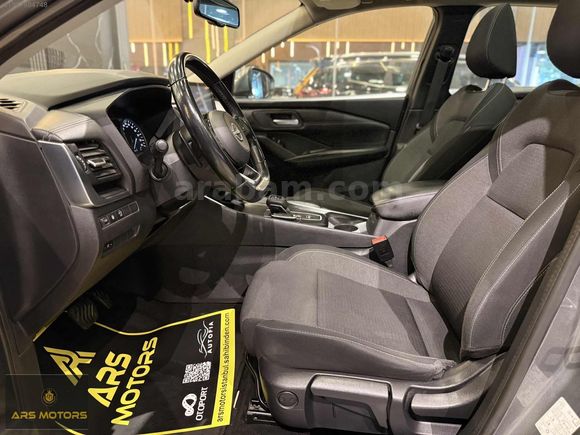 2023 MODEL QASHQAİ SKY PACK 1.3 DIG-T CAM TAVAN SERVİS BAKIMLI